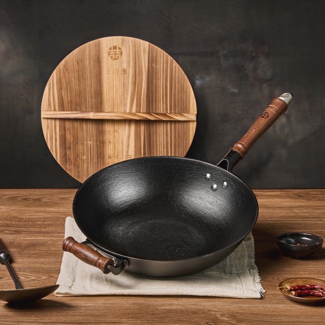 WANGYUANJI 36cm/14.17” Chinese Cast Iron Wok Craft  Wok Flat Bottom with Lid Fry Pan Suitable for  All Stoves