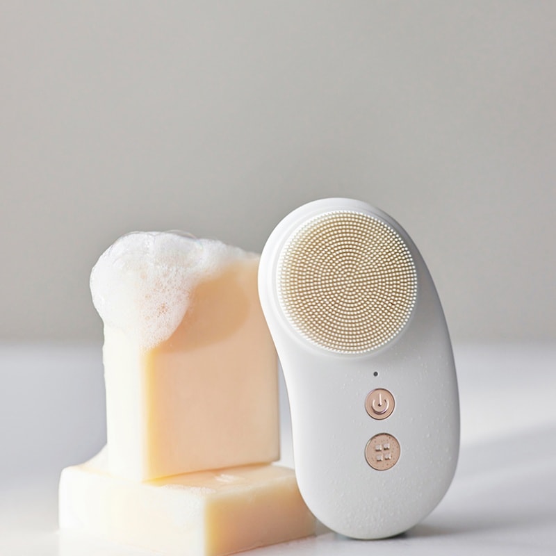 【中国直邮】 OLAYKS 洁面仪电动洗脸仪器按摩毛孔清洁充电式家用神器软毛刷 陶白色一个装