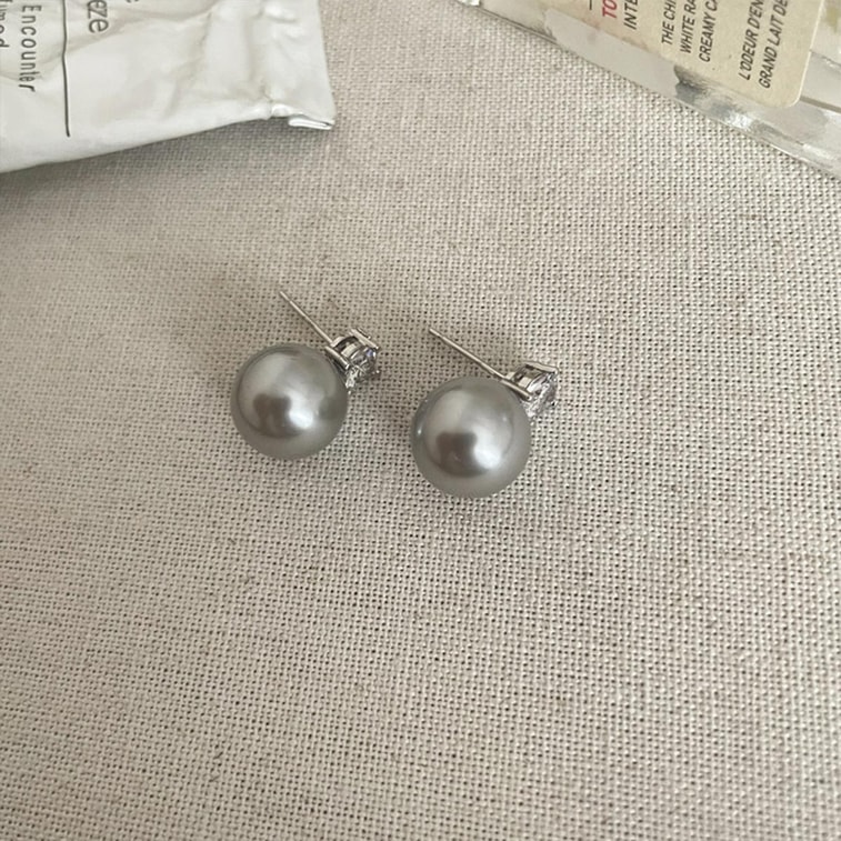 Light Luxury High-end Exquisite S925 Sterling Silver Ear Care Grey Pearl Stud Earrings Grey Pearl Zircon Stud Earrings F 3