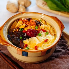 Matsutake Chicken Soup Flavor Rice Noodles, 8.48 oz【Yami Exclusive】【Package Varies】
