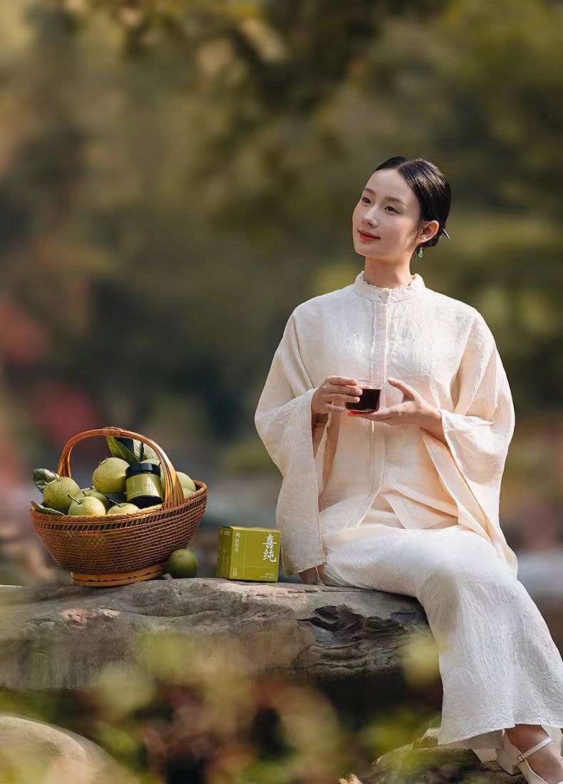 【中国直邮】 喜纯 古方熬制秋梨膏 精选罗汉果枇杷叶砀山梨膏清润梨膏糖官方200g*1瓶