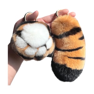Real Rex Rabbit Fur Pendant Car Keychain Pendant Plush Couple Gift Bag Pendant - Tiger Tail + Tiger Claws 1 Set
