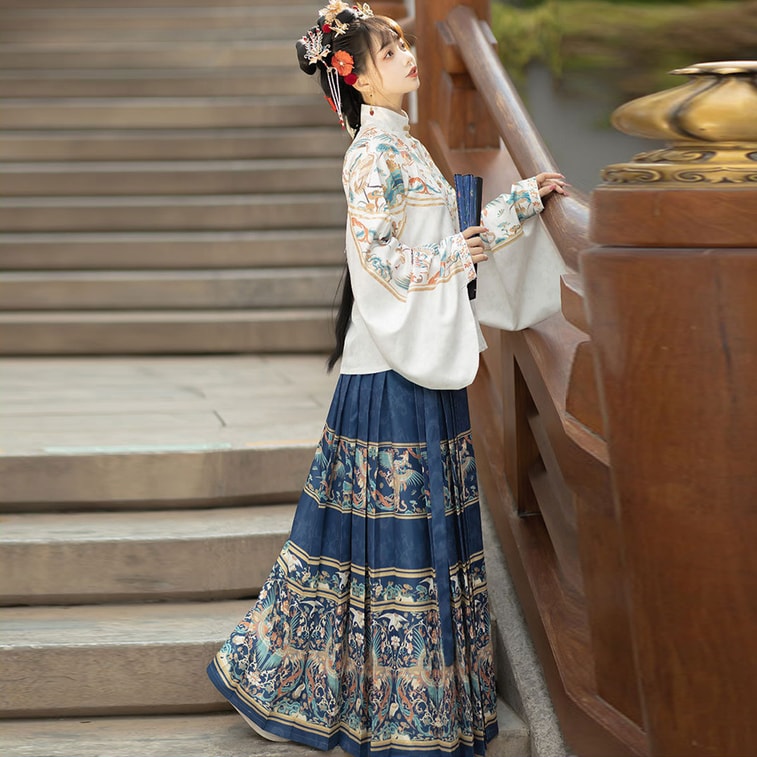 Ming-Style Women's Hanfu: Stand Collar Short Blouse Pipa Sleeves Horse-Face Skirt, White, S 4