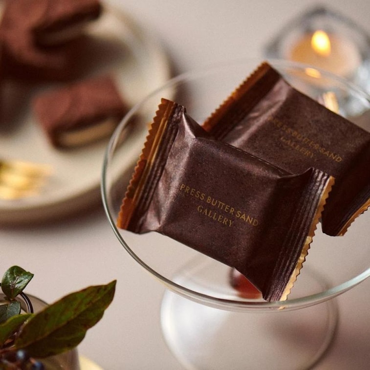 【日本からの直送便】日本製プレスバターサンド 人気お土産 ヘーゼルナッツ生チョコクリームサンドクッキー 5個入 3