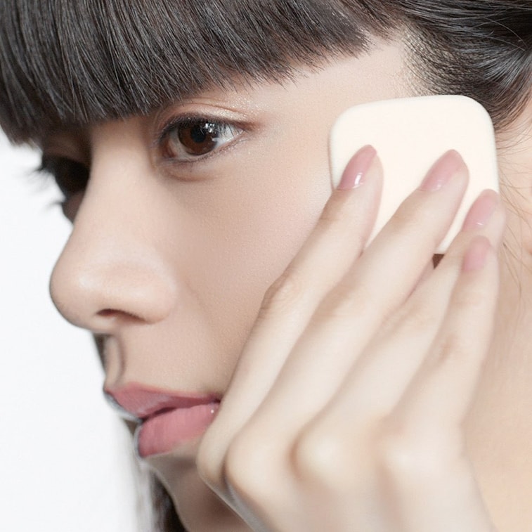 MAQuillAGE Dramatic Powdery OC-20 SPF25・PA+++ 3