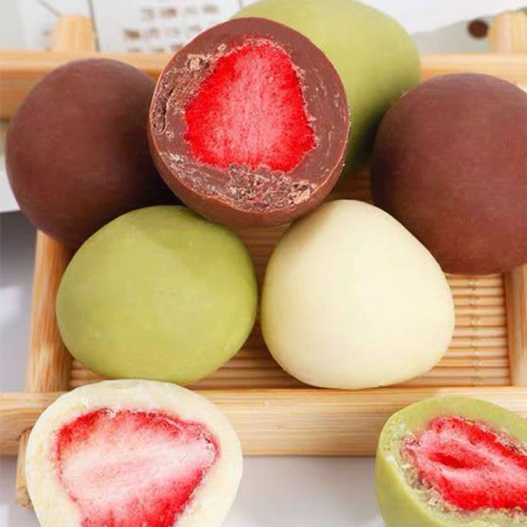 Freeze-Dried Whole Strawberry Stuffed Chocolate 1Milk Flavor + 1 Matcha Flavor + 1 Rose Flavor 3/bag 4