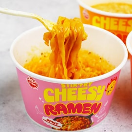 치즈 라면, 매콤한 칠리 & 체다 맛, 그릇, 3.88온스 【치즈 & 매콤한 볶음 한국식 인스턴트 라면】