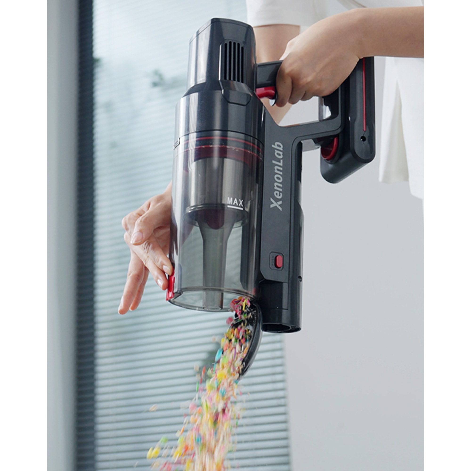 コードレススティック掃除機、650W/55KPa吸引力、75分間連続稼働