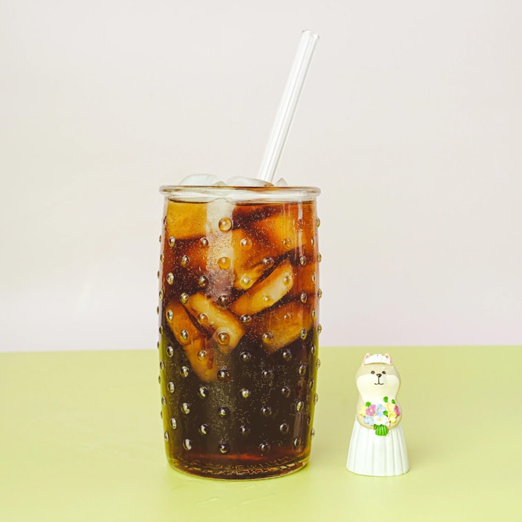 ハニーピーチ風味のコカコーラ、炭酸入りフルーツ入り飲料、16.9オンス 3