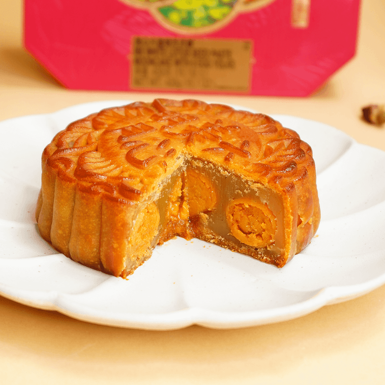 Hong Kong White Lotus Seed Paste Giant Mooncake Gift Box - 1 Piece, 6 Egg Yolks, 15.1oz 3