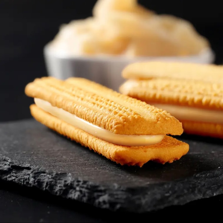 フランツィ チーズチョコレートクッキー（10枚入り）【ひとくちサクサク食感と、なめらかなフィリング】 6