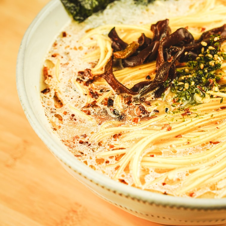 熊本黒マー油とんこつラーメン 186g 3