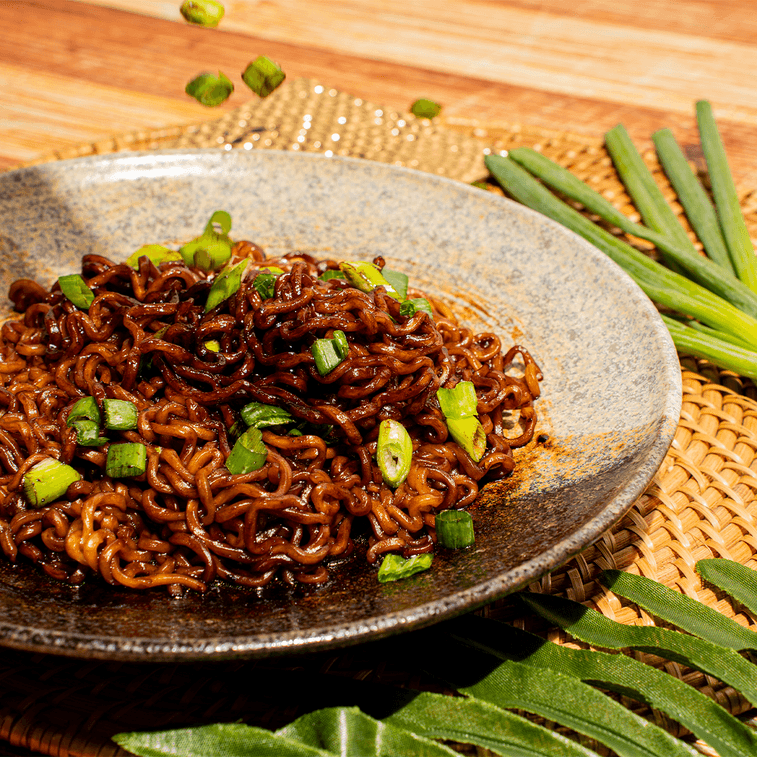 Korean Scallion Oil Instant Jjajang Black Bean Ramen Noodles, 16.51 oz 4