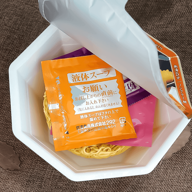 日清食品 ラ王カップ麺味噌味118g - Yami