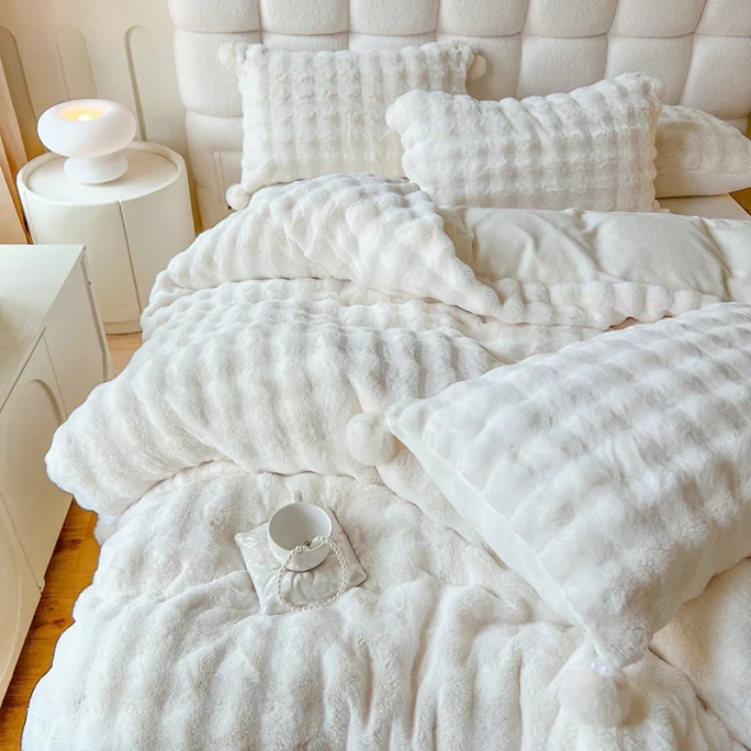 Puff Trim Bedding Set 4pcs Set White Double Size