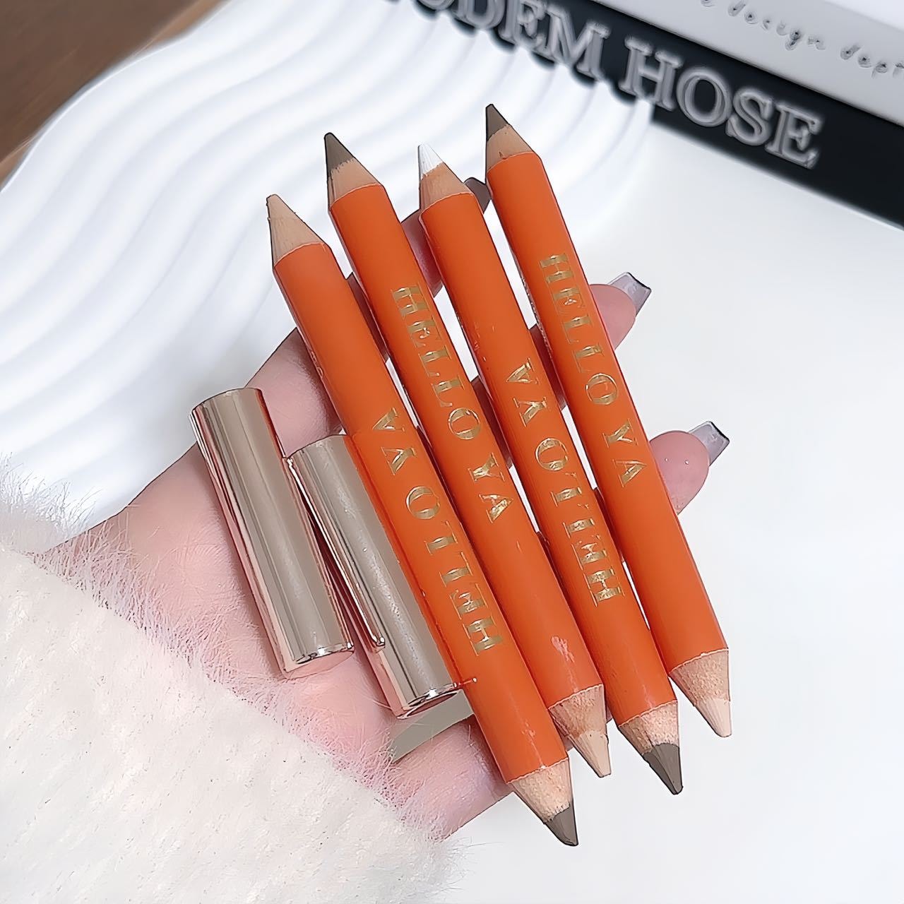 【中国直邮】 Sweet Mint 彩妆HelloYa双头修容笔哑光提亮面部阴影立体鼻影高光修容一体棒一支