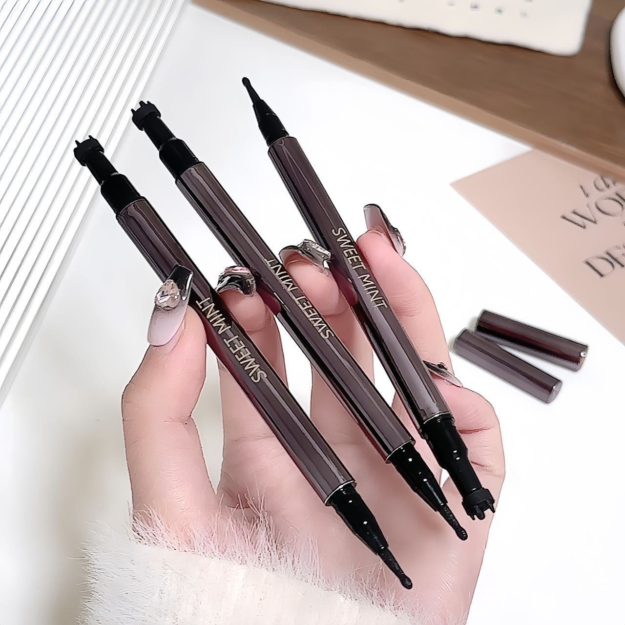 【中国直邮】 Sweet Mint 原生雀斑点痣笔自然易上手显色自然不易晕染平价彩妆