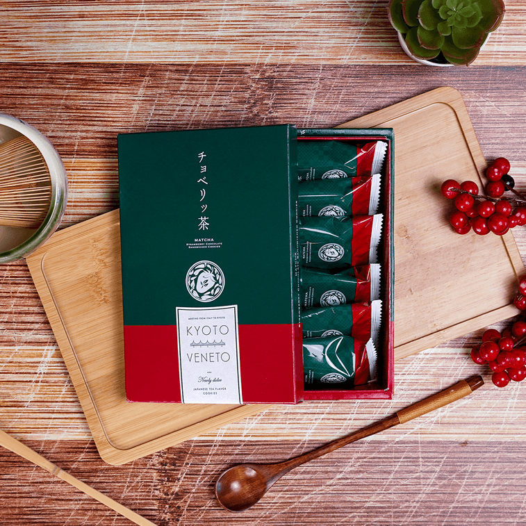 Uji Matcha Cookie with Strawberry Flavor Cream Filling 6pcs 6