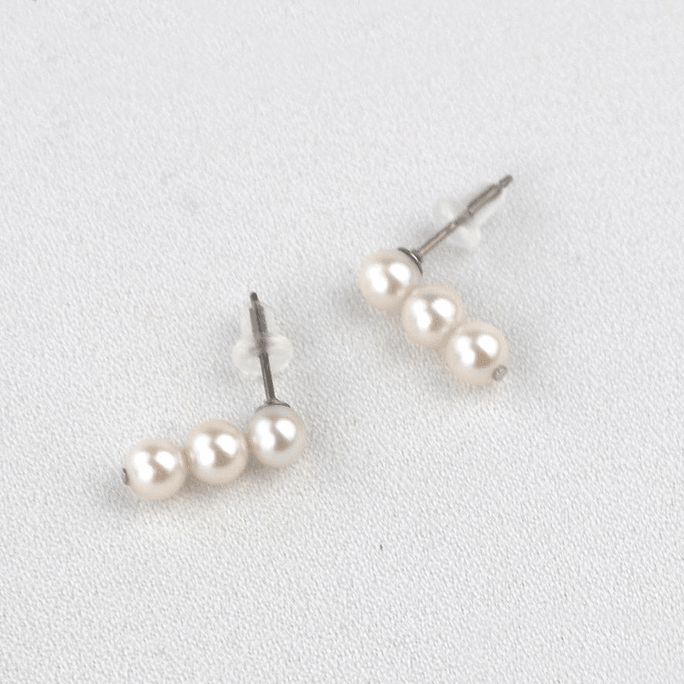 Uwakai Pearl Classic balance wood design 3 beads AKOYA pearl earrings 1 pair5.5-5.0mm Earrings:0.7mm