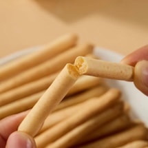 Triple Cheese Crisps Biscuits, 3.5 oz【Rich & Creamy】