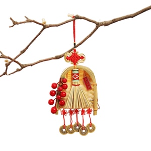 【中国直送】HSPM 新年飾り ドア掛け 卍結びデザイン 赤い実如意ほうきとちりとり 五帝銭付き - 大福と繁栄（1個）