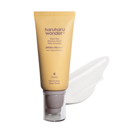 블랙 라이스 모이스처 에어리 핏 데일리 선스크린, SPF50+·PA++++, 1.69 fl.oz. - 수분 공급, 가벼운 제형 | 리프 세이프 | 무색