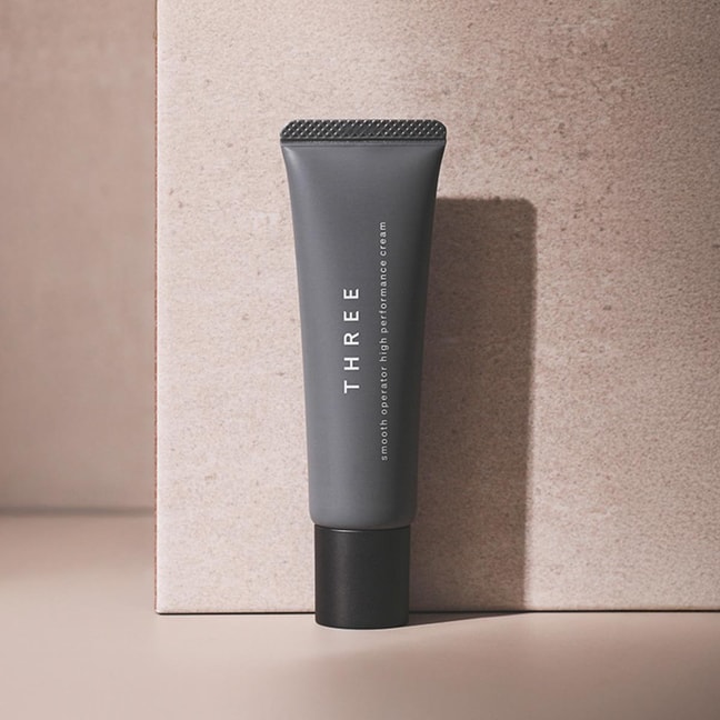 日本THREE 丝缎柔滑隔离粉底霜 SPF50+ / PA++++ 柔焦光泽防晒妆前润色素颜霜 提亮遮毛孔 防水防汗 30g #NEAT BEAT 柔粉 白皙肤色推荐 敏感肌适用