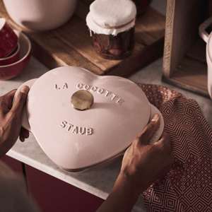 Peony Pink Heart Enamel Pot Non-Stick Stew Soup Pan For Home Kitchen 1.75 QT