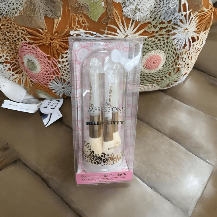 アメリカンインプレッション ドレッシングテーブル ハローキティ かわいいアイコン 6ピース ソフトブリッスル メイクブラシセット (ホワイト) 14