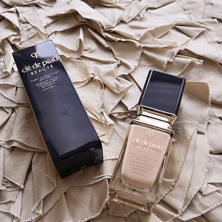 Clé de Peau Beauté Dramatic Soft Mist Foundation SPF25 PA++ #0C10