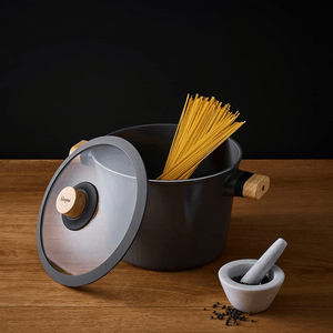 BOSQUE Nonstick Stock Pot with Glass Lid Medium Saucepan with Two Oakwood Handles 24cm