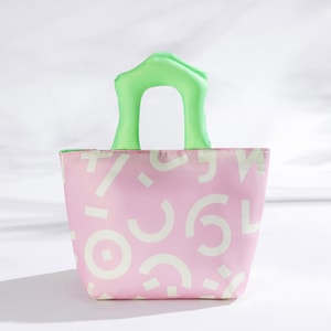 Bestselling Thickened Handheld Lunch Box Bag Insulated Bag Graffiti Hand Painted Bento Bag For Students And Office Workers Pink Bag Green Handle One Piece