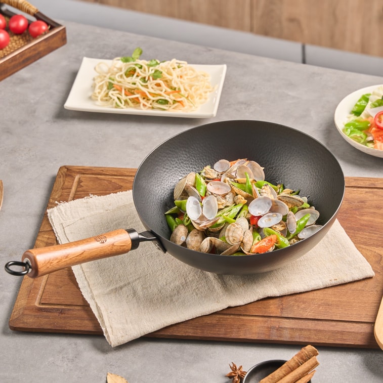 28CM Hand-forged Iron Wok -Round Bottom,For Gas Stove and Open Flame 11