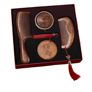 【中国直送】故宮博物院淘宝店に、故宮鏡と白檀櫛のセットが新登場！新年の繁栄を願う3点セットです！