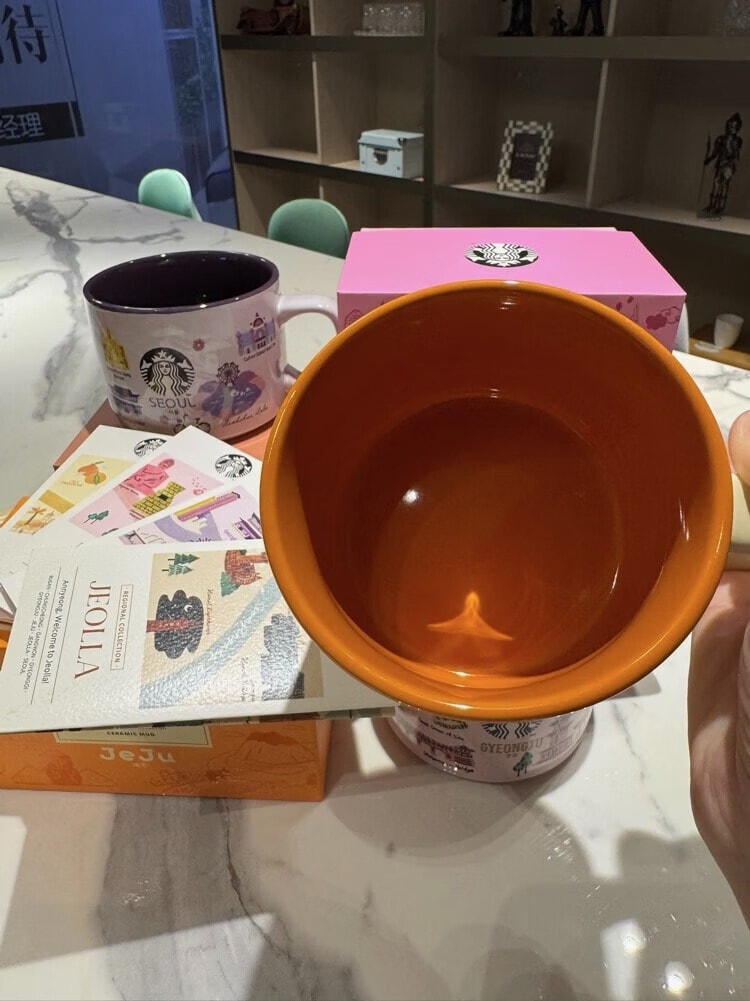 美国 STARBUCKS 星巴克 城市限定马克杯355ml【橙色精装礼盒】米白马克杯橙内釉 人鱼 logo 正版陶瓷杯 地标卡通印花高颜值水杯  厚实耐高温瓷质 家用办公咖啡牛奶杯【韩国旅行纪念文创】学生上班族桌面百搭送礼杯子
