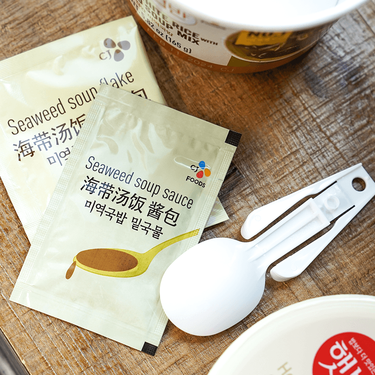 Cooked White Rice With Seaweed Soup Mix, Big Bowl, 5.82 oz 5