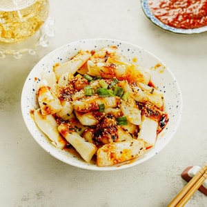 Steamed Rice Noodle Rolls Sweet&Spicy, 8.99 oz