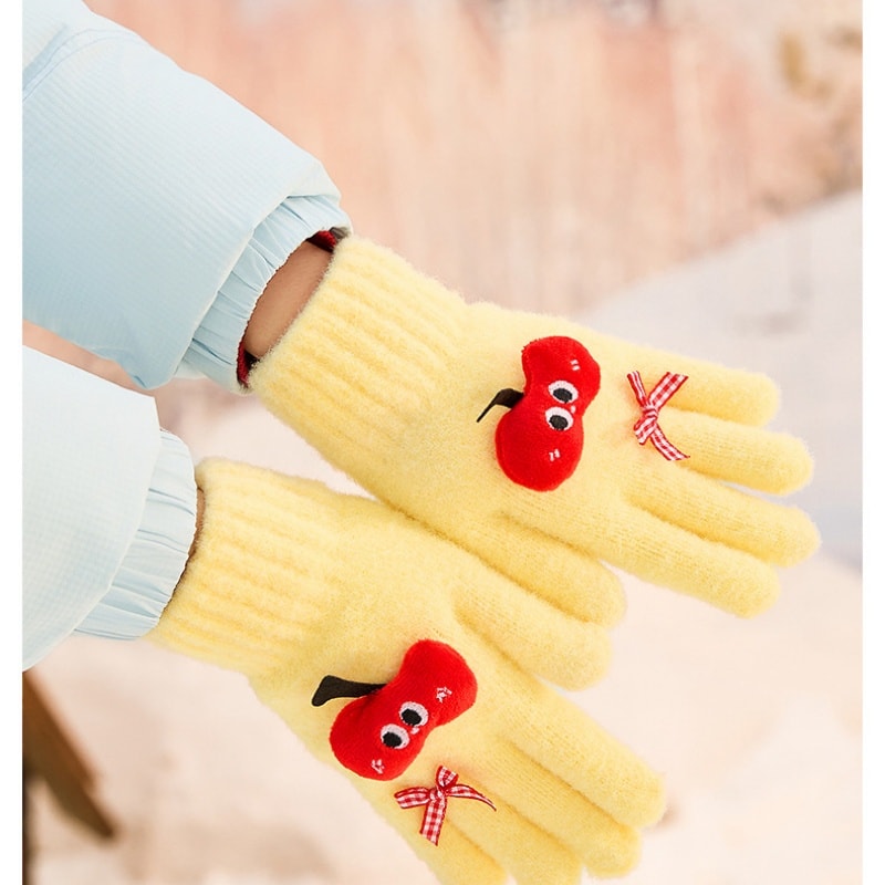 【中國直郵】 三福 趣味結形五指手套 可愛戶外保暖手套 蘋果黃 均碼一雙裝