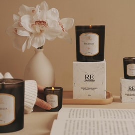  RE CLASSIFIED Scented Candle, White Orchid Scent, Fresh Light Fragrance Indoor Aromatherapy Candle, 35g