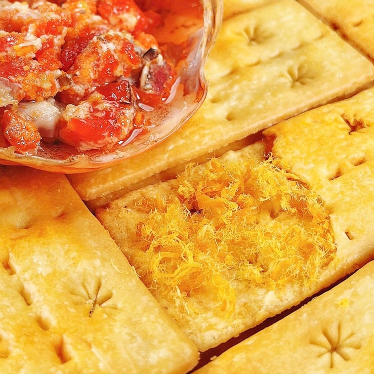 煌記 蟹黃肉鬆雙層脆餅乾 夾心蘇打餅乾 142g【鹹香酥脆】 8