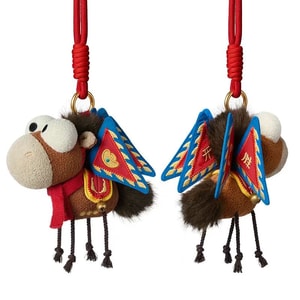 海蓝星 2026 马年新年 旗开得胜一马当先公仔 细腻亲肤面料 触感蓬松 造型可爱 1件 (旗子非刺绣)