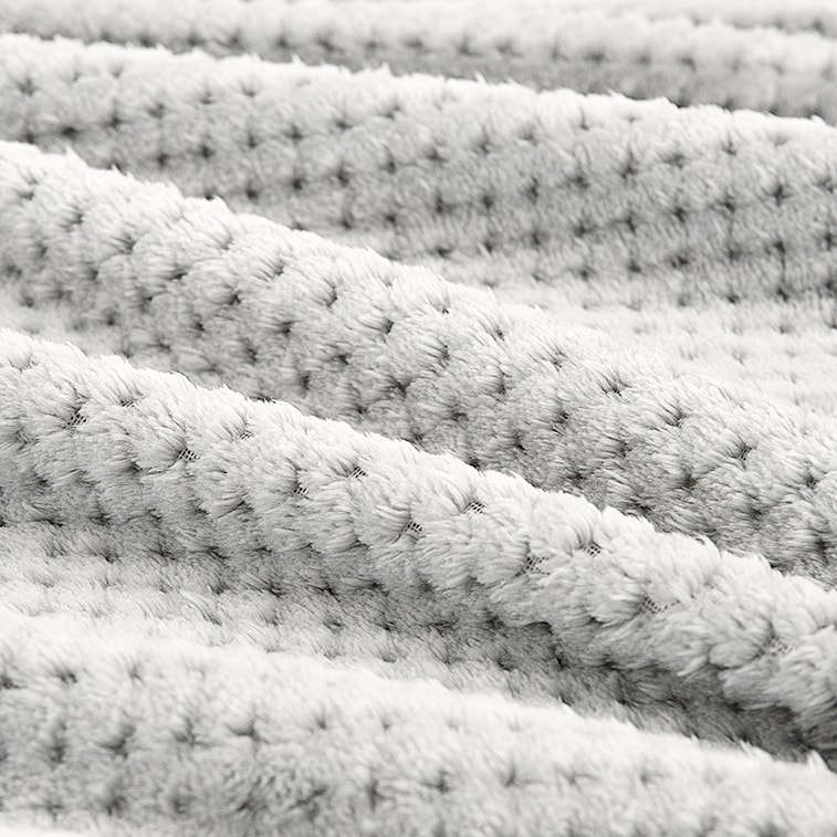 祖必苏 【超级特价】超大加厚毛毯King尺寸绿色一条 650g/平方超高克重 上市公司纺织精密不掉毛 法兰绒珊瑚绒特殊抗静电处理可铺可盖 一毯多用 2.28*2.74米 4