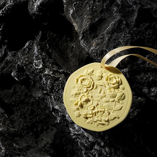 FOXTAIL 【高颜值】艺术雕刻石膏香薰扩香石 车挂衣柜挂件 创意礼品 女生伴手礼 -清新丹桂茶味 1个