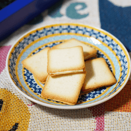 日本NIKKO日光 蓝朵夏白巧克力夹心猫舌饼干礼盒 曲奇 15枚 135g 【人气伴手礼】