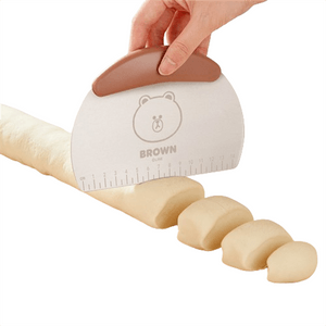 【中國直郵】LINE FRIENDS 切面刀廚房家用不銹鋼刮刀刮板烘焙工具蛋糕抹刀 BROWN款