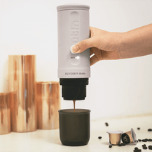 BUYDEEM|OUTIN 공동 브랜드 커피 머신, 급속 가열, 경량 휴대용 에스프레소 머신 OTEM-01, 오트밀 화이트