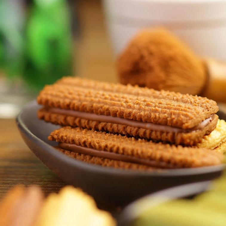 フランツィ 濃厚ダークチョコレートクッキー（10枚入り）【ひとくちサクサク食感と、なめらかなフィリング】 4