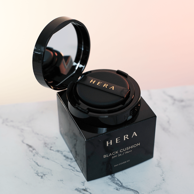 HERA Black Cushion SPF34 PA++ 21N1 Vanilla, 0.53 oz With Refill