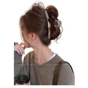 엄선된 고급 상품: 한국 스타일 [샤오홍슈 & 더우인 인기 상품] 우아하고 부드러운 니트 벨벳 리본 헤어 클립, 고급스럽고 활용도 높은 헤어 액세서리 (1개)