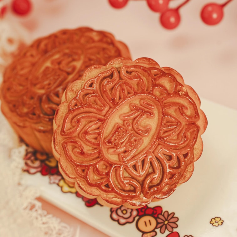 Egg Yolk Lotus Seed Paste Mooncake 4 Pieces 21.16 oz【Mid-Autumn Festival Gift Box】 - Image 5